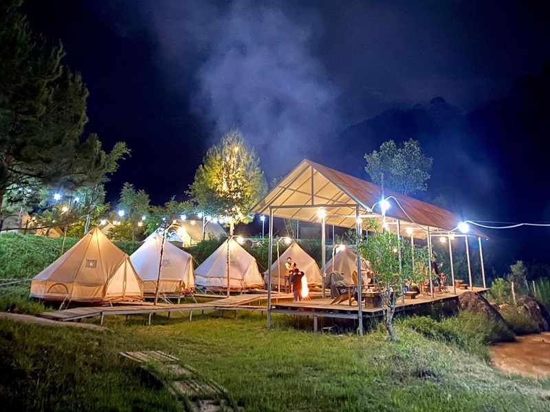 Ankroet Camp Đà Lạt cung cấp dịch vụ cắm trại tiện lợi.