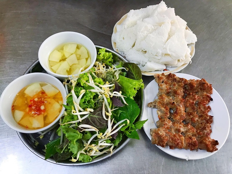 Bún chả quạt là món ăn đặc sản Ninh Bình hấp dẫn.