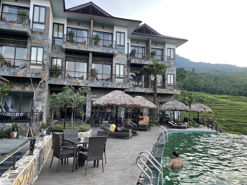 Địa chỉ Central Hills Pù Luông Resort tại: Bản Pù Luông, xã Thành Sơn, huyện Bá Thước, tỉnh Thanh Hóa.